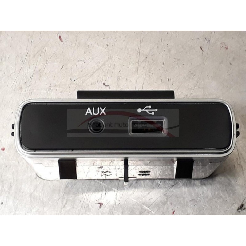 Westers Gewond raken Afdrukken Fiat 500 vanaf 2016, USB aansluiting origineel met AUX